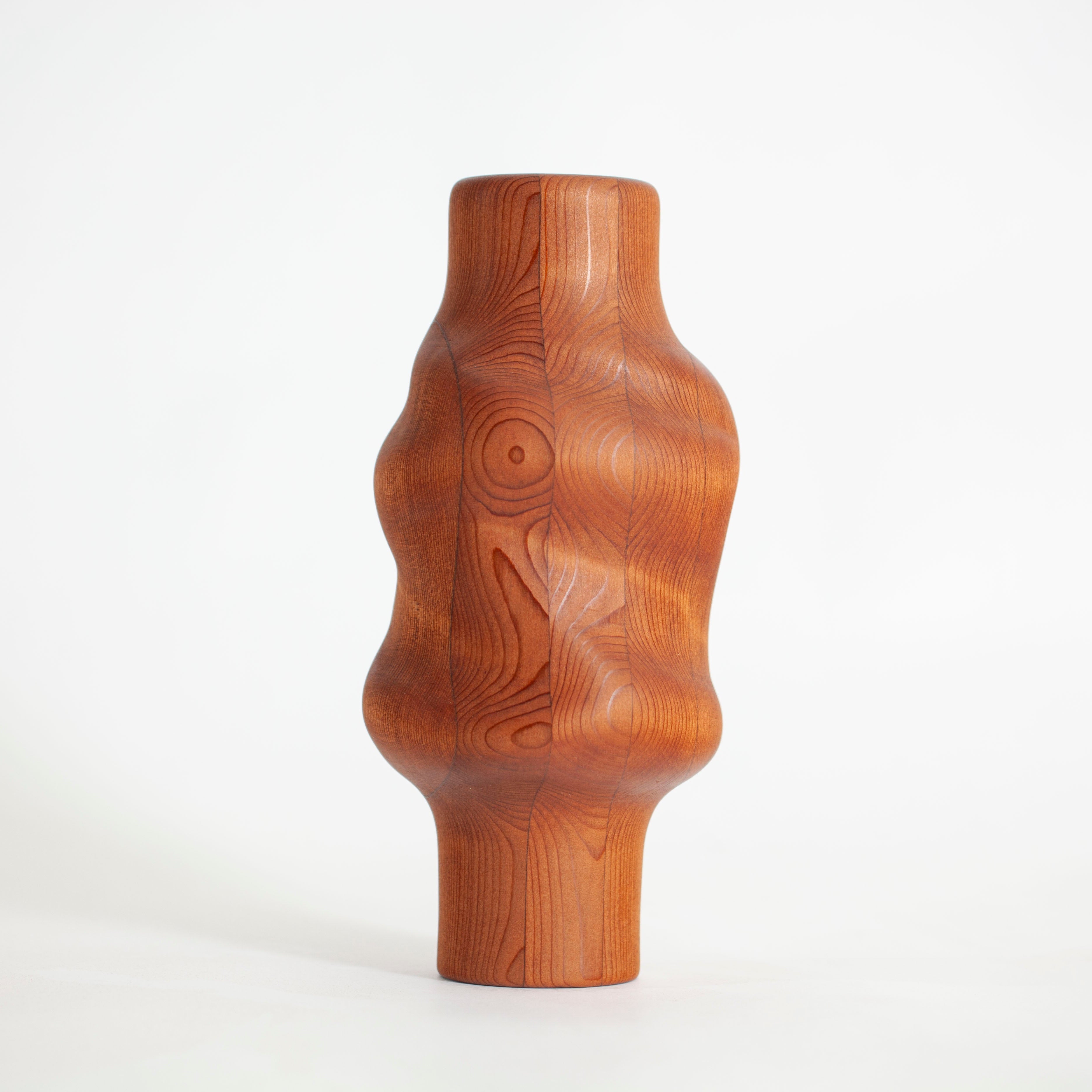 Redwood Svitok Vase