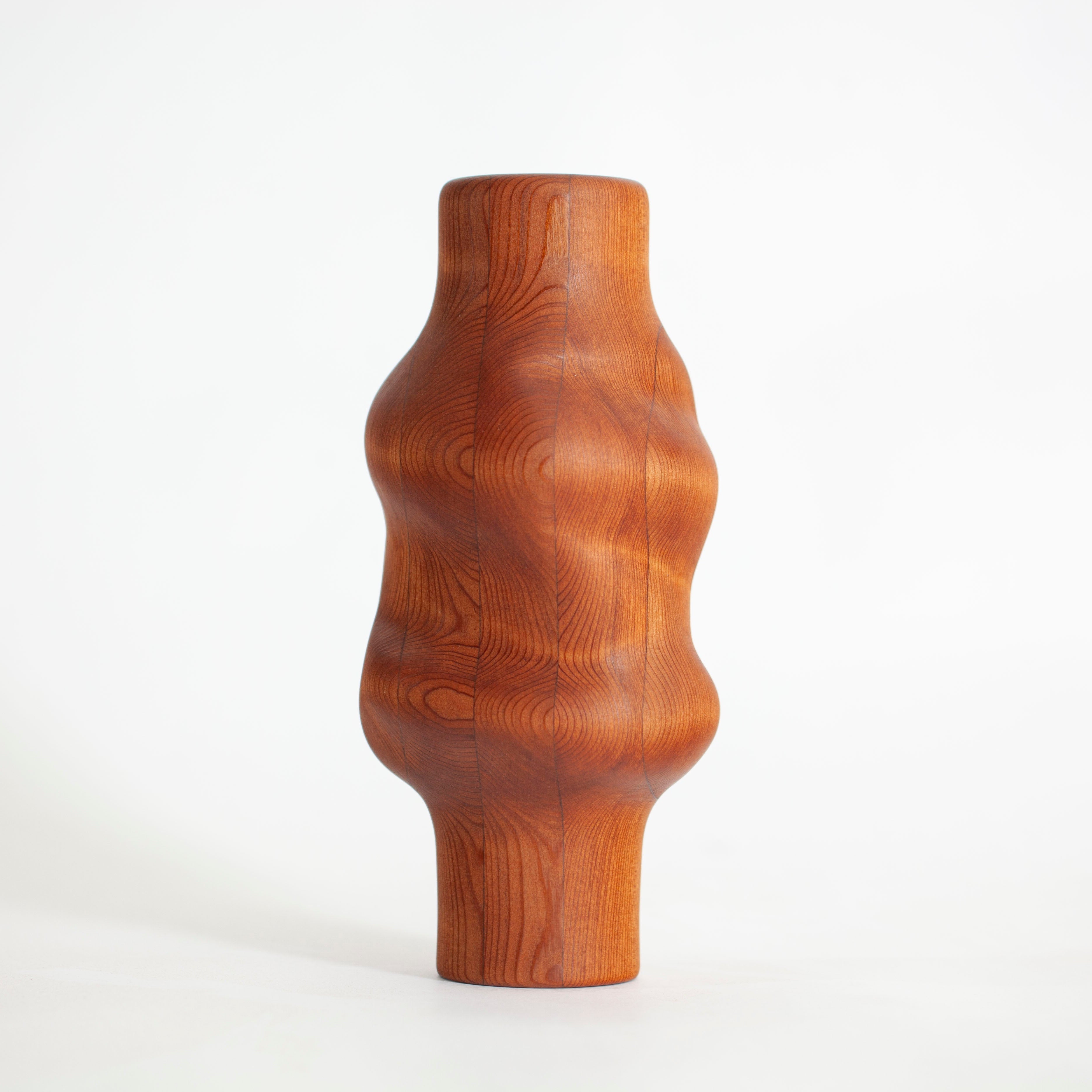 Redwood Svitok Vase