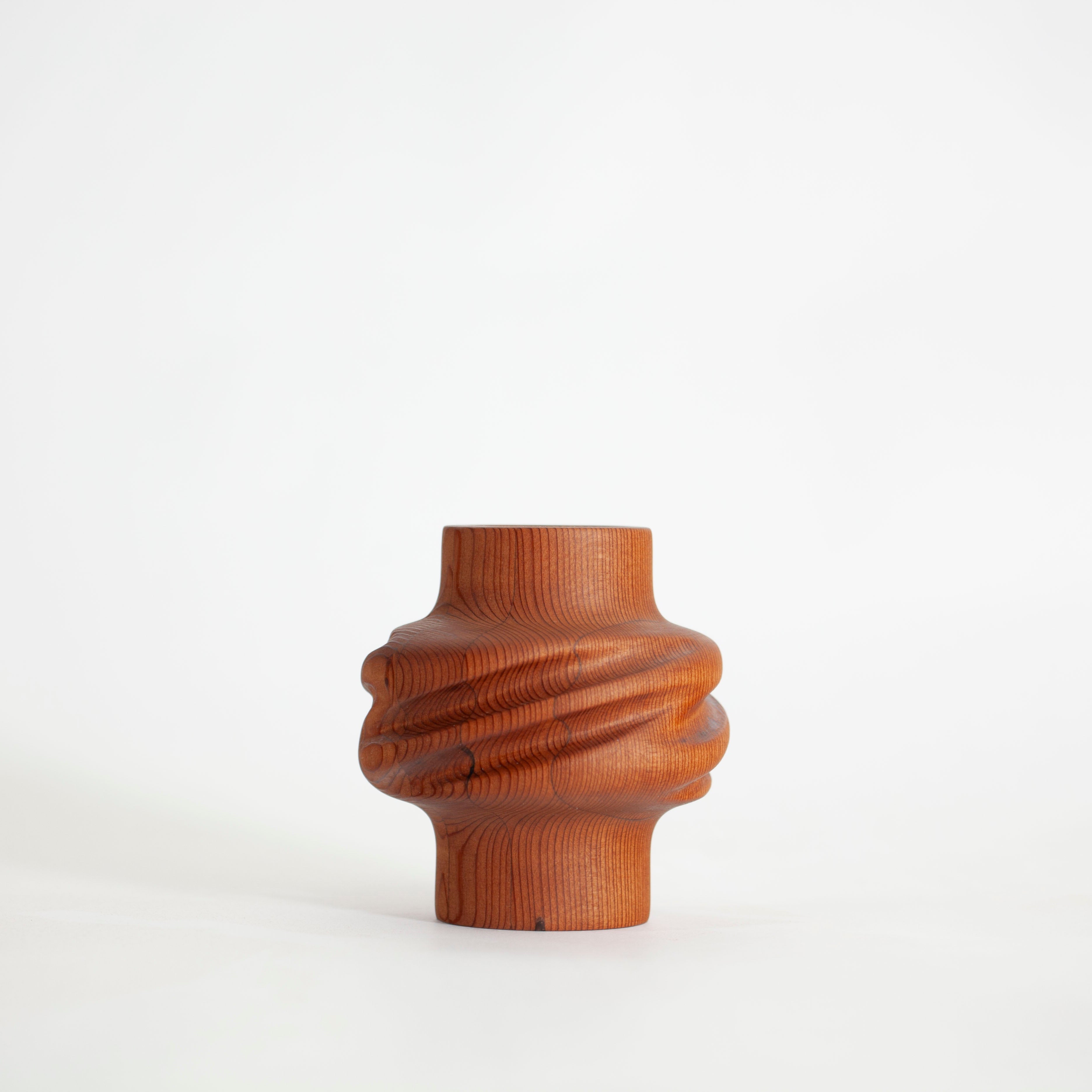 Redwood Svitok Vase 2