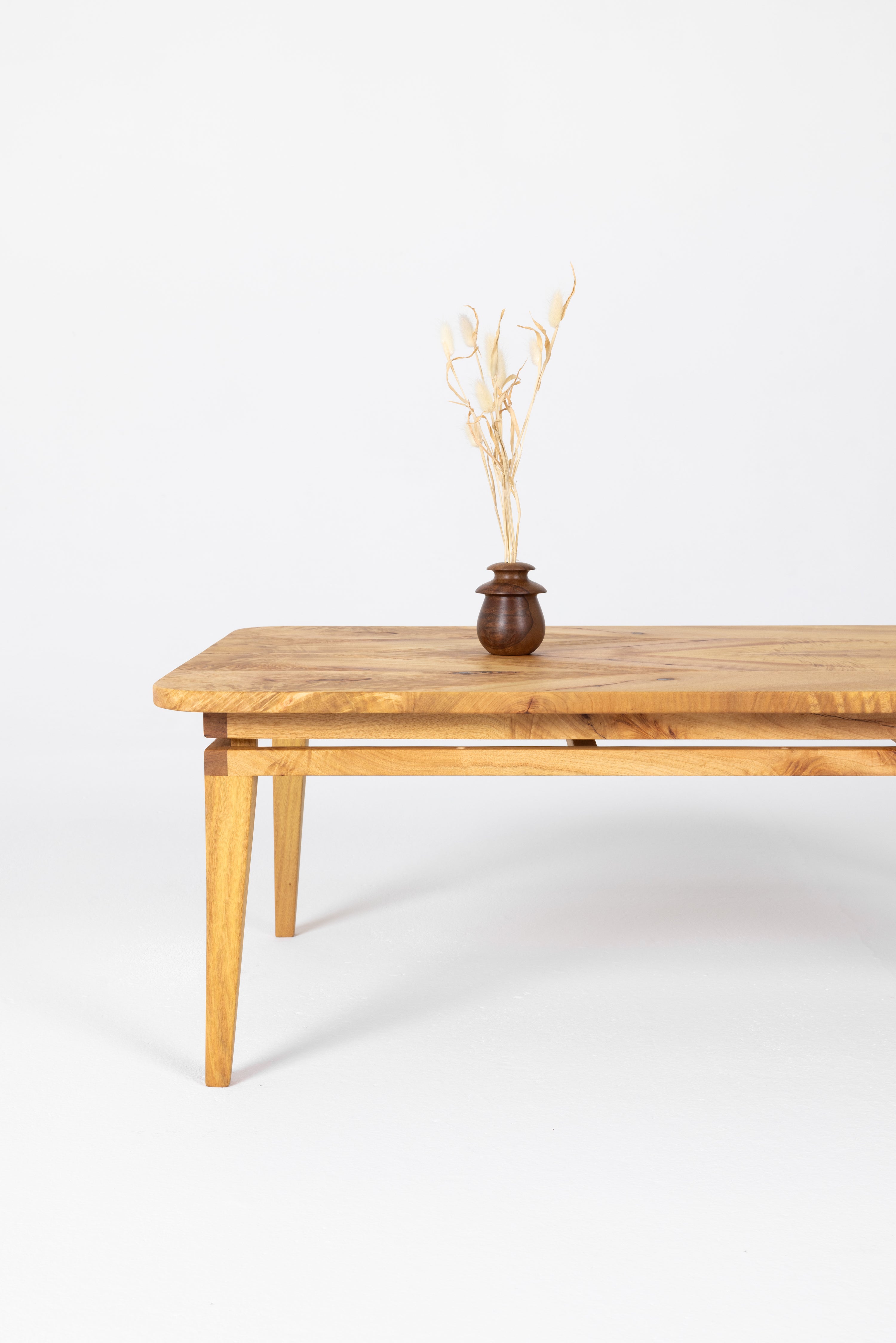 Visaeti Coffee Table